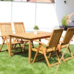 Zahradní nábytek z akácie zútulní vaše venkovní posezení